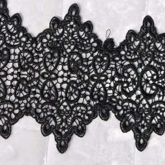 Vintage Trims Lot of 24 pcs X$10 Sewing Crafting Applique tops, dresses and more - Picture 5 of 5